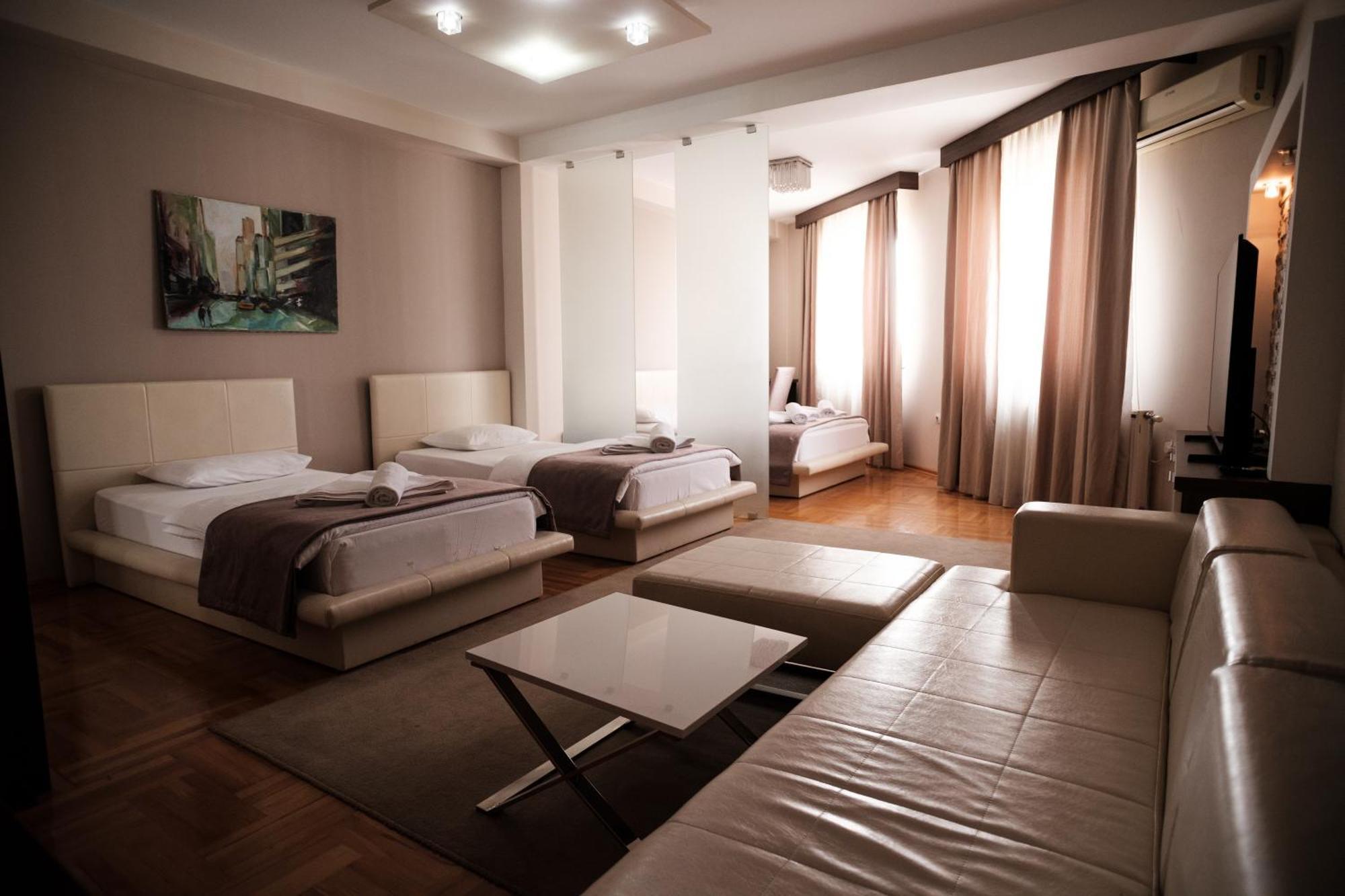 Garni Uni Elita Lux Hotel Ni Eksteriør billede