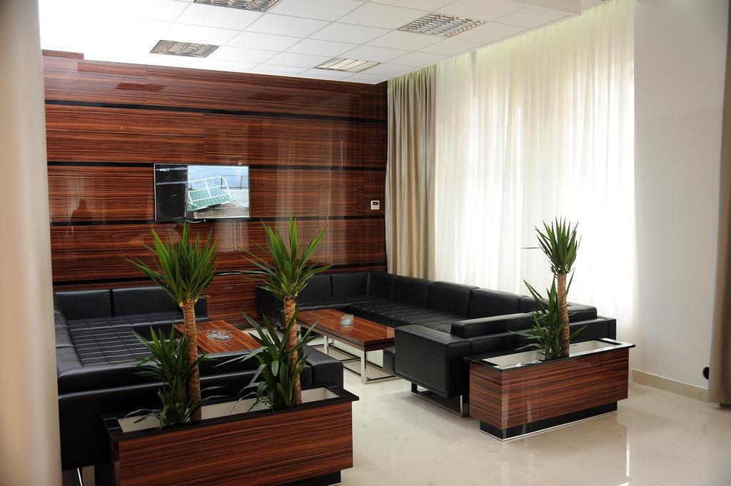Garni Uni Elita Lux Hotel Ni Eksteriør billede