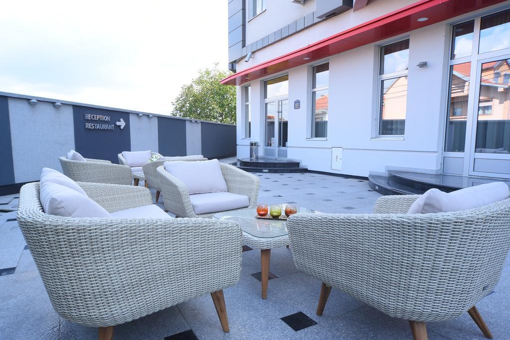 Garni Uni Elita Lux Hotel Ni Eksteriør billede