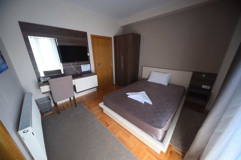 Garni Uni Elita Lux Hotel Ni Eksteriør billede