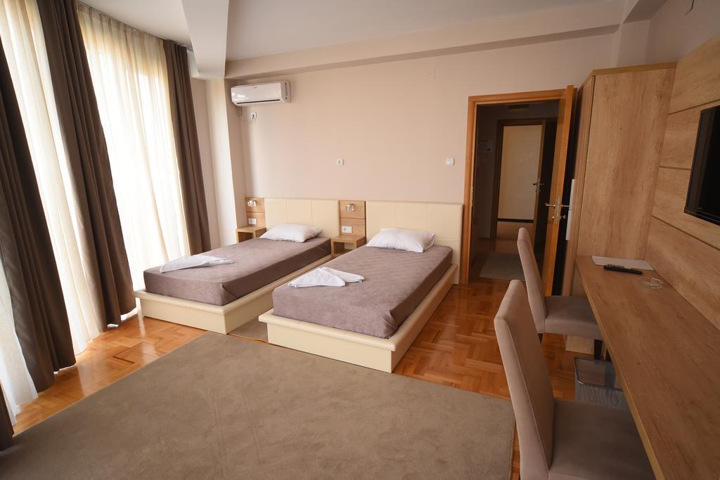 Garni Uni Elita Lux Hotel Ni Eksteriør billede