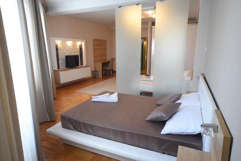 Garni Uni Elita Lux Hotel Ni Eksteriør billede