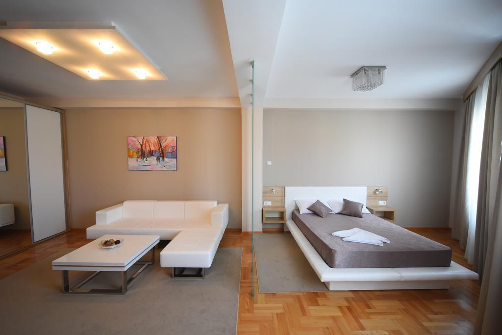 Garni Uni Elita Lux Hotel Ni Eksteriør billede