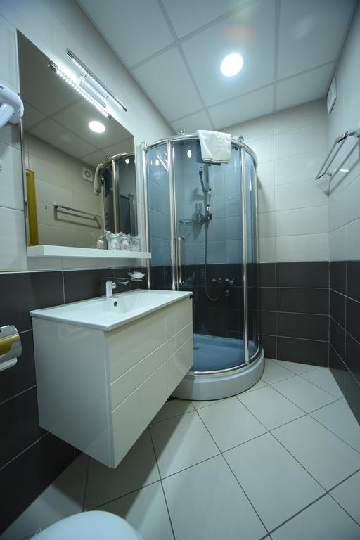 Garni Uni Elita Lux Hotel Ni Eksteriør billede