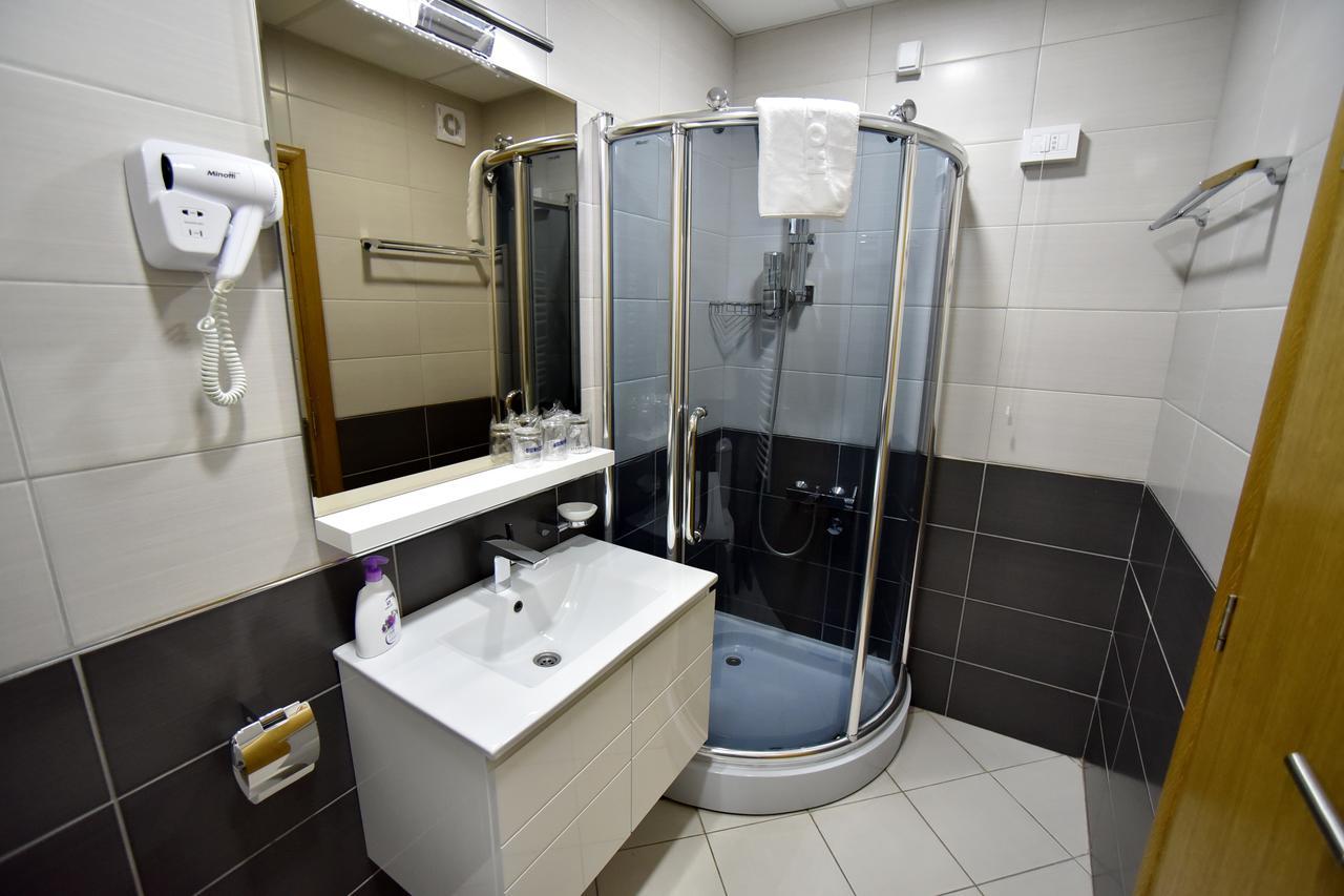Garni Uni Elita Lux Hotel Ni Eksteriør billede